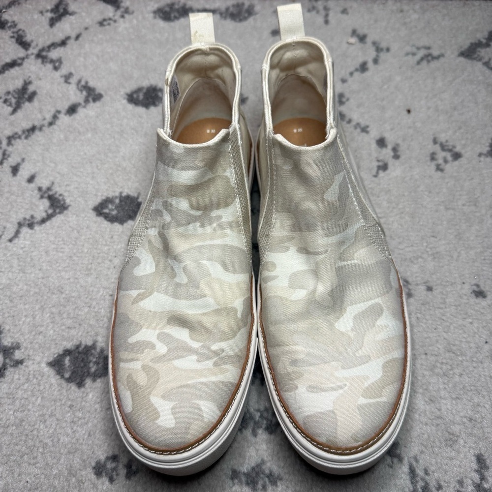 TOMS Bryce Egret Camo Printed Slip On High Top Canvas Sneaker - Picture 4 of 10